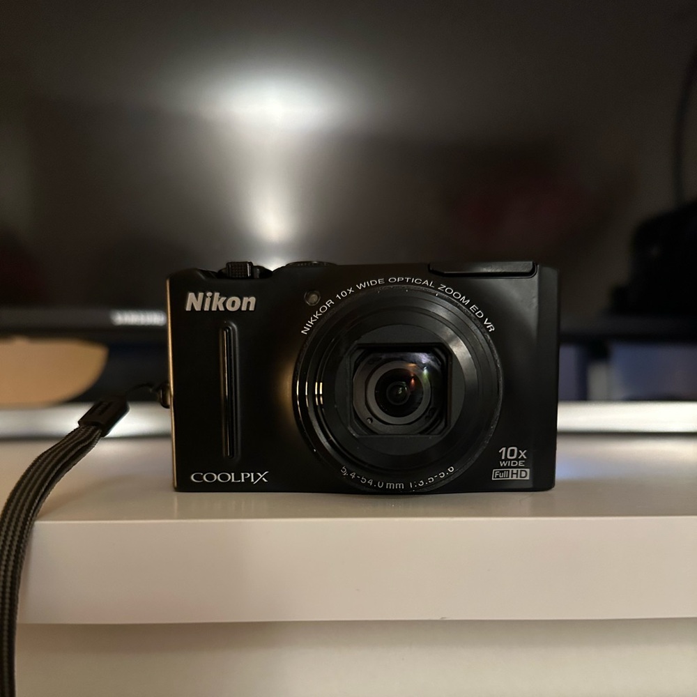 Nikon Coolpix s8100